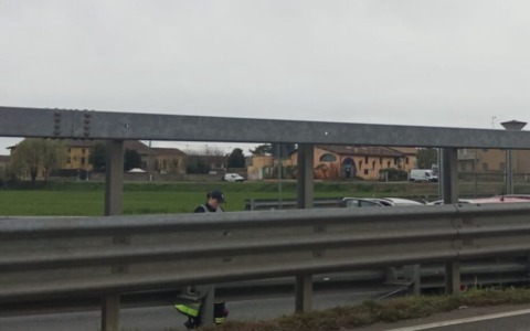 Frontale sulla SP236: traffico paralizzato