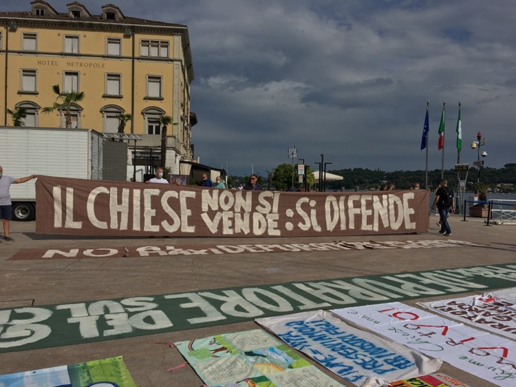 Calcinato in piazza per il Chiese: grande manifestazione contro il depuratore gardesano