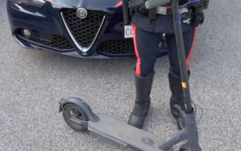 Tre giovani denunciati per aggressione con un monopattino elettrico a Carpenedolo