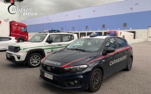 Incidente sul lavoro a Castiglione delle Stiviere: un corriere si ferisce alla mano durante il carico