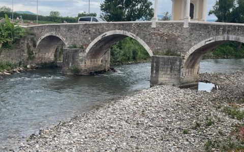 Scoperto un uomo senza vita nel fiume a Bedizzole
