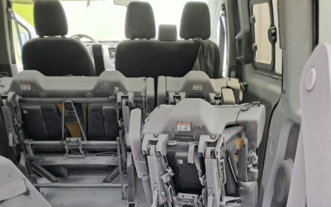 Atti vandalici contro il minibus dell’associazione per disabili a Montichiari