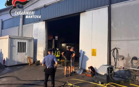 Fiamme a Castiglione delle Stiviere: intervengono i Vigili del Fuoco